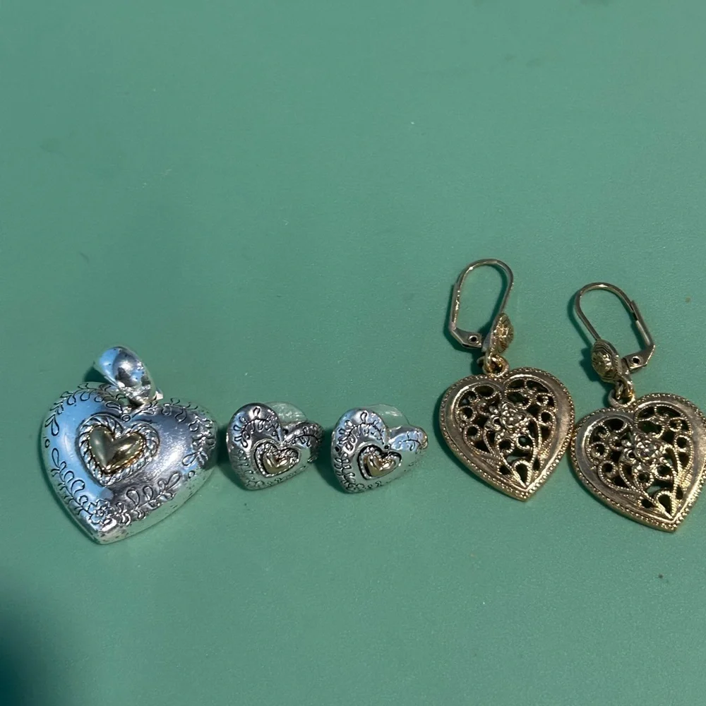 Lot of Jewelry Some Signed Frog Brooch With Earrings Cat Dog Brooch Heart Set - Picture 6 of 7